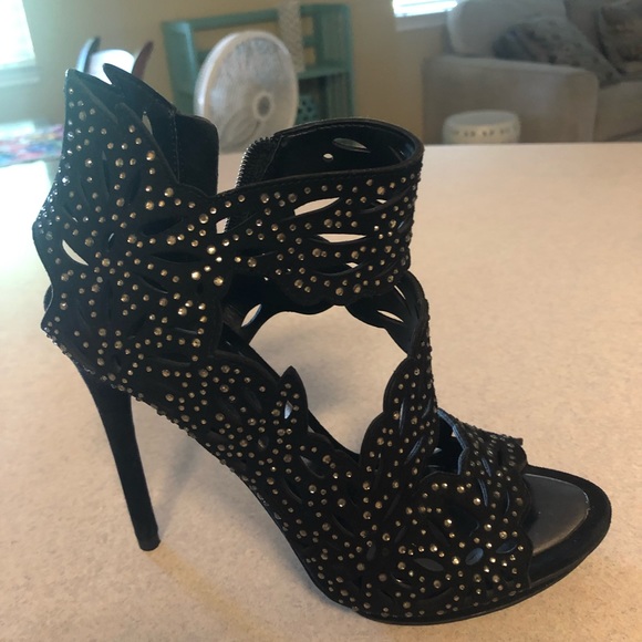 bcbg high heels